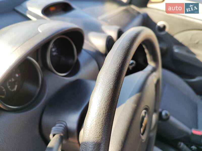 Хетчбек Chevrolet Aveo 2006 в Дніпрі