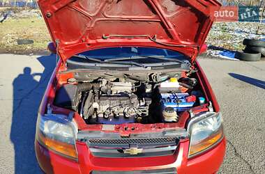 Хэтчбек Chevrolet Aveo 2006 в 