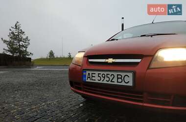 Хэтчбек Chevrolet Aveo 2006 в 