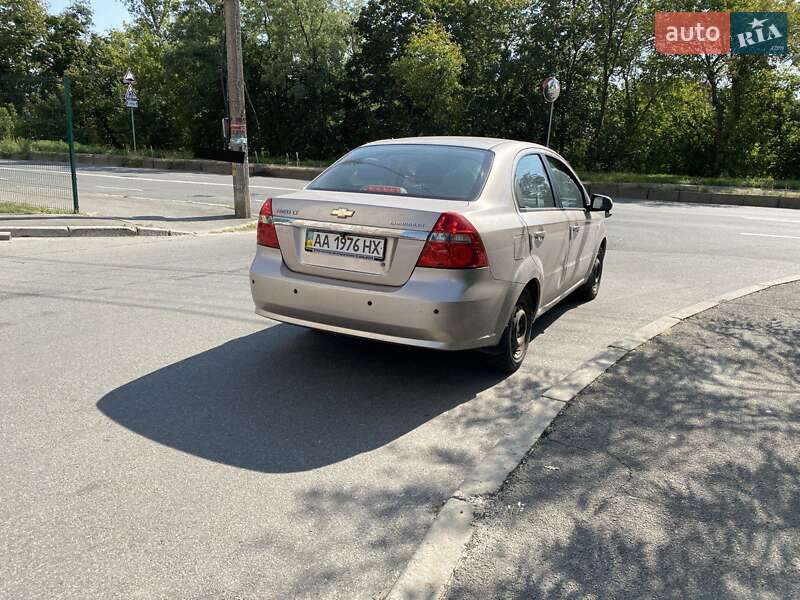 Седан Chevrolet Aveo 2008 в Киеве