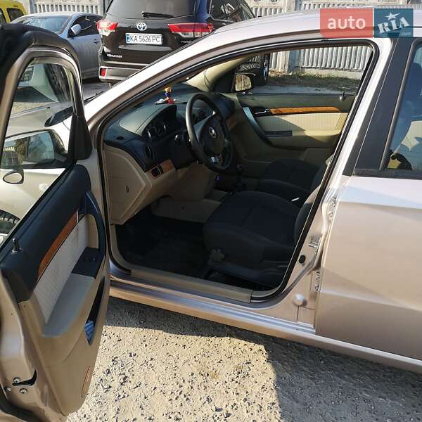 Седан Chevrolet Aveo 2008 в Киеве