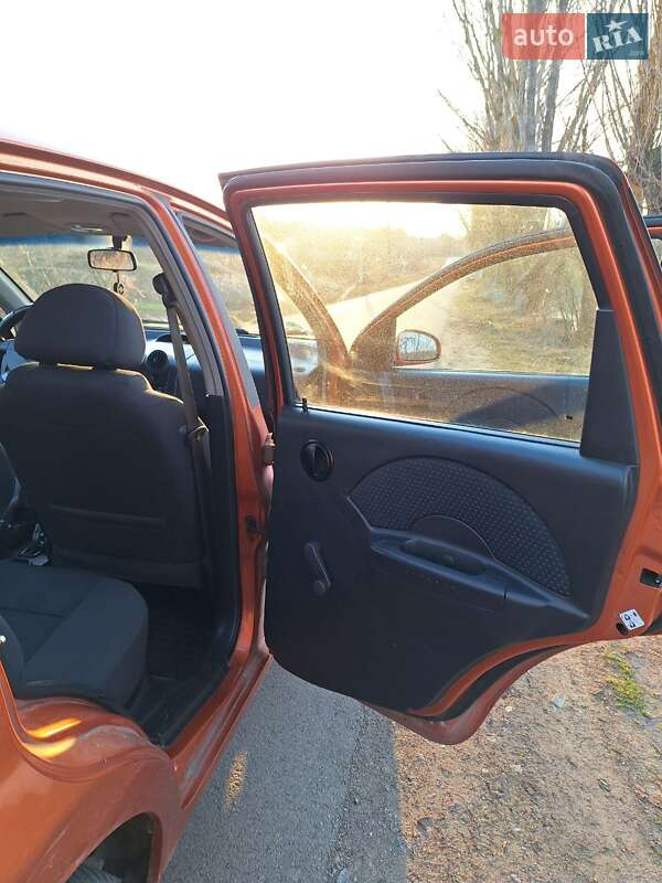 Седан Chevrolet Aveo 2005 в Умані