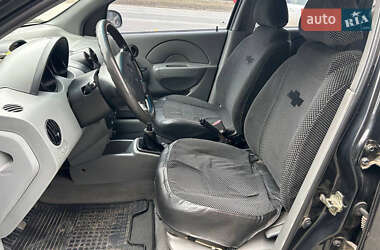 Хэтчбек Chevrolet Aveo 2005 в 