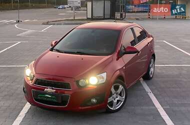 Седан Chevrolet Aveo 2014 в Києві