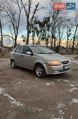 Седан Chevrolet Aveo 2004 в Каменке-Бугской