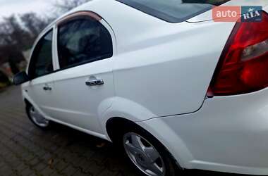 Седан Chevrolet Aveo 2007 в Черновцах