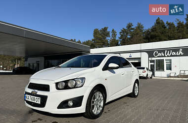 Седан Chevrolet Aveo 2012 в Києві