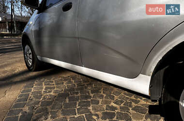 Хэтчбек Chevrolet Aveo 2006 в 