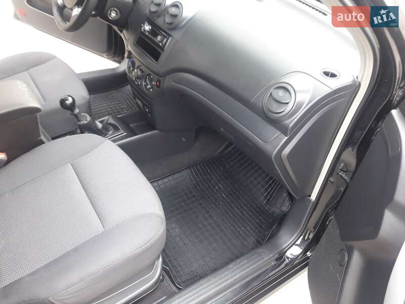 Седан Chevrolet Aveo 2011 в Запоріжжі