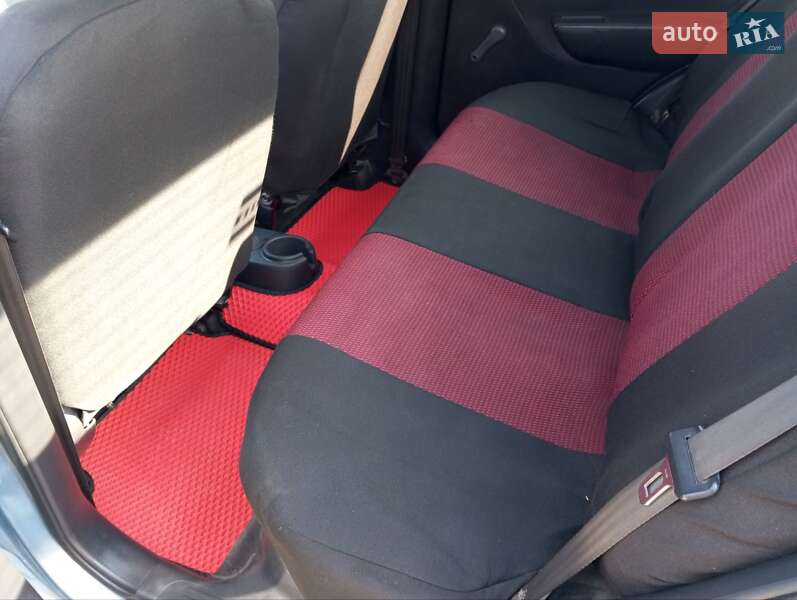 Седан Chevrolet Aveo 2006 в Черновцах