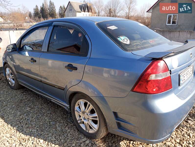 Седан Chevrolet Aveo 2006 в Черновцах