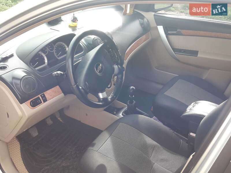 Седан Chevrolet Aveo 2008 в Борщеві