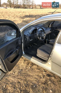 Хэтчбек Chevrolet Aveo 2005 в 