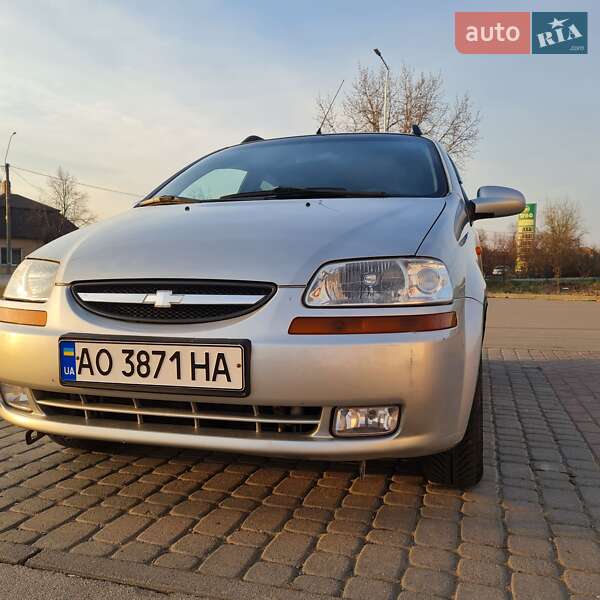 Хетчбек Chevrolet Aveo 2005 в Береговому