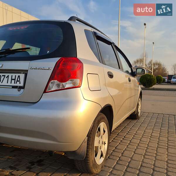 Хетчбек Chevrolet Aveo 2005 в Береговому