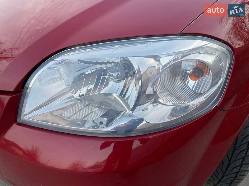 Седан Chevrolet Aveo 2008 в Прилуках