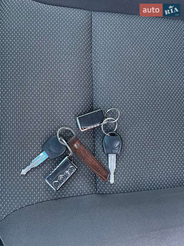 Седан Chevrolet Aveo 2008 в Прилуках