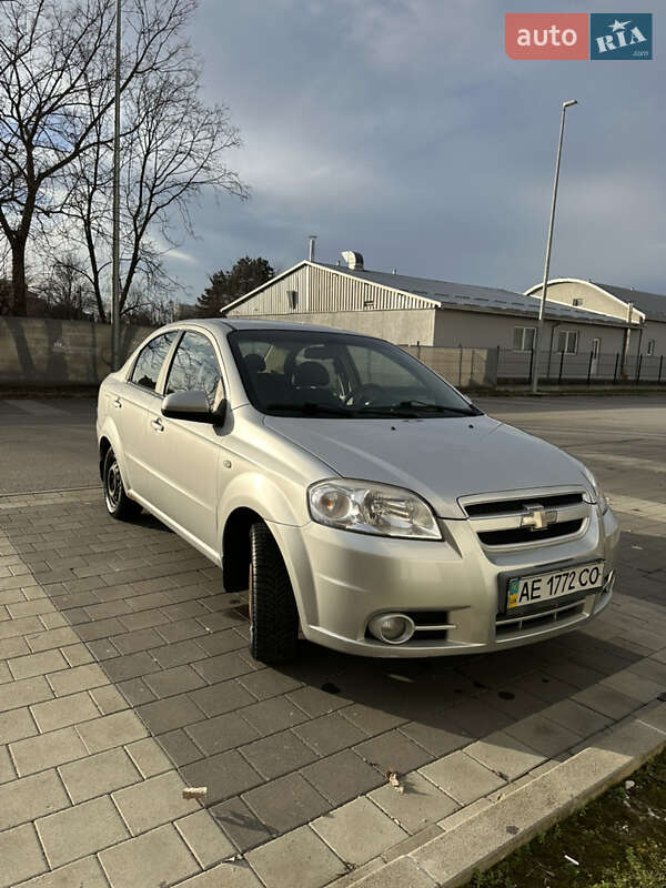 Седан Chevrolet Aveo 2008 в Днепре