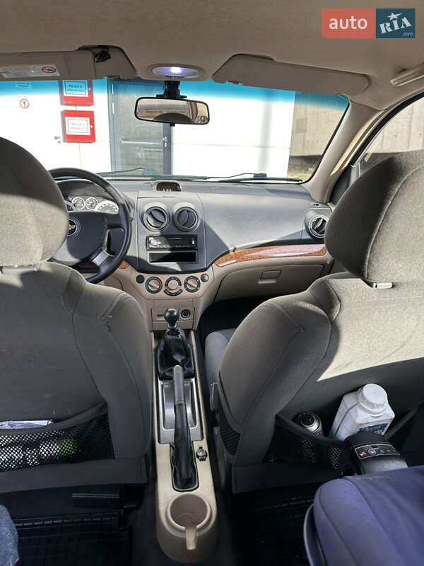 Седан Chevrolet Aveo 2008 в Днепре