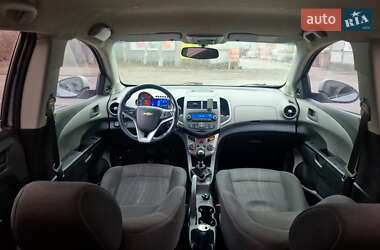 Хэтчбек Chevrolet Aveo 2012 в 