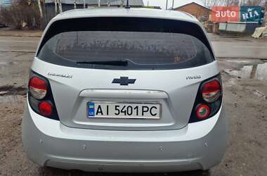 Хэтчбек Chevrolet Aveo 2012 в 