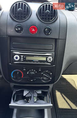 Седан Chevrolet Aveo 2005 в 