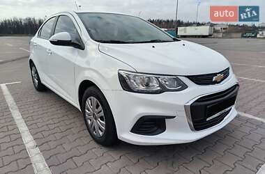 Седан Chevrolet Aveo 2018 в Києві