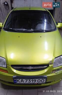Хэтчбек Chevrolet Aveo 2005 в 