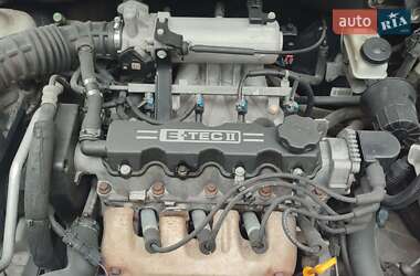 Хэтчбек Chevrolet Aveo 2005 в 