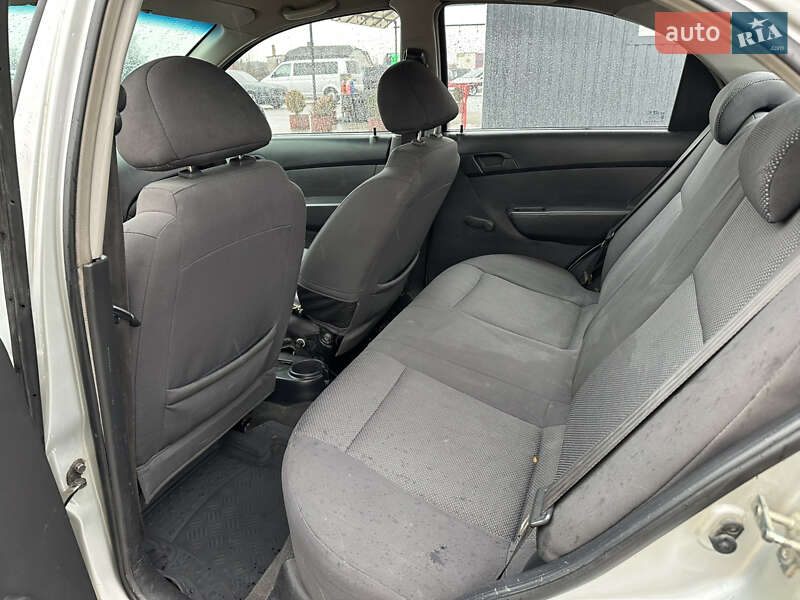 Седан Chevrolet Aveo 2007 в Яворове