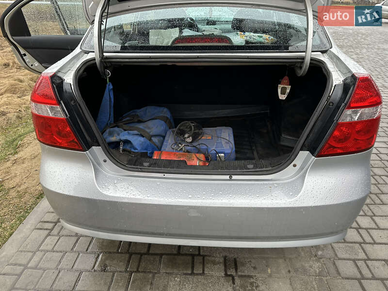 Седан Chevrolet Aveo 2007 в Яворове