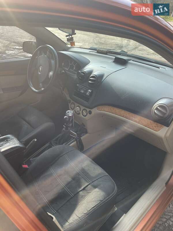 Седан Chevrolet Aveo 2008 в Карлівці