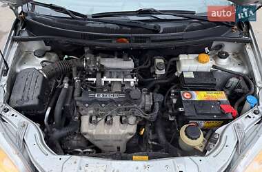 Хетчбек Chevrolet Aveo 2008 в 