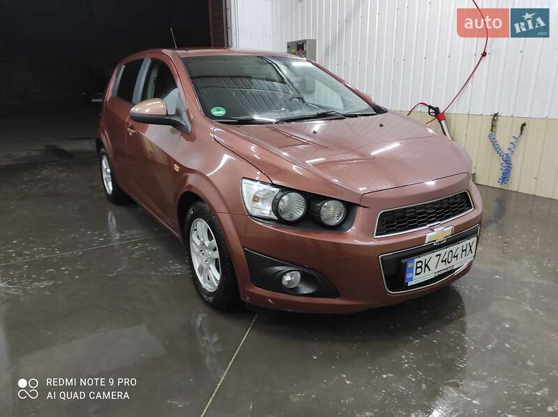 Хэтчбек Chevrolet Aveo 2011 в 