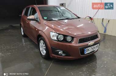 Хэтчбек Chevrolet Aveo 2011 в 