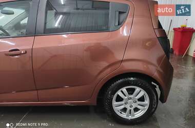 Хэтчбек Chevrolet Aveo 2011 в 