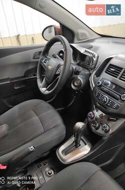 Хэтчбек Chevrolet Aveo 2011 в 