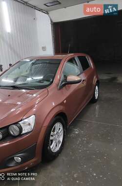 Хэтчбек Chevrolet Aveo 2011 в 