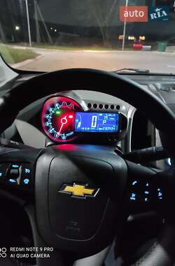 Хэтчбек Chevrolet Aveo 2011 в 