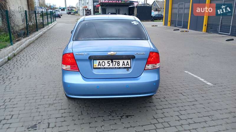 Седан Chevrolet Aveo 2005 в Дніпрі