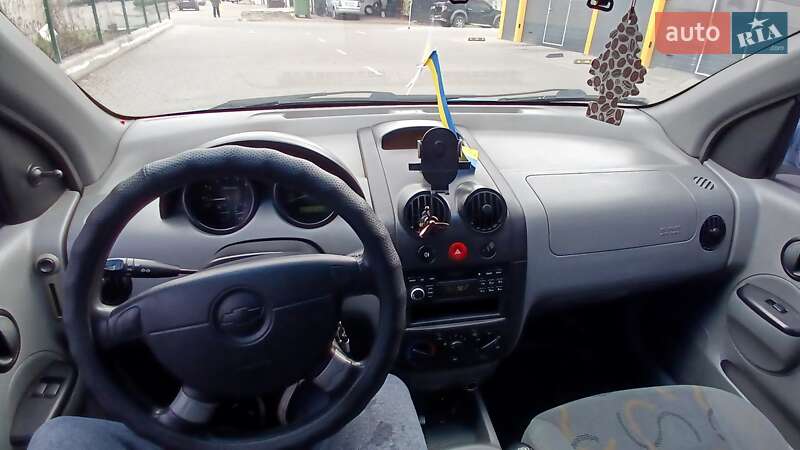 Седан Chevrolet Aveo 2005 в Дніпрі