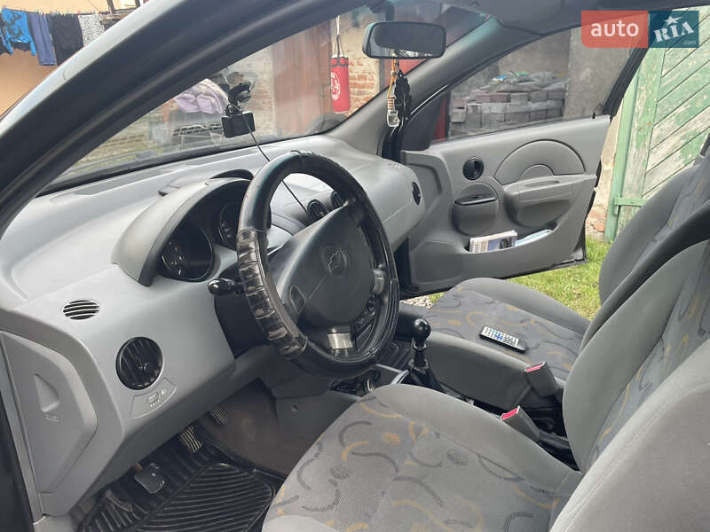 Седан Chevrolet Aveo 2005 в Радехове