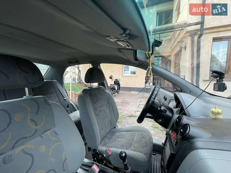 Седан Chevrolet Aveo 2005 в Радехове
