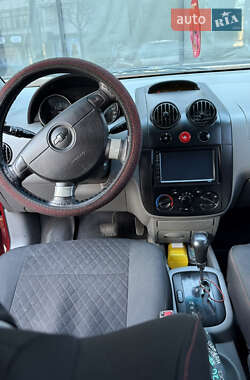 Хэтчбек Chevrolet Aveo 2005 в 