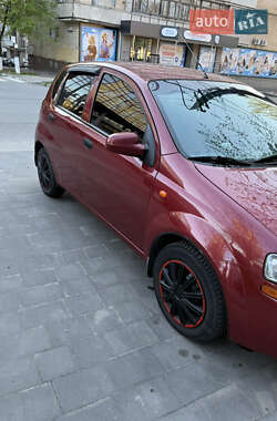 Хэтчбек Chevrolet Aveo 2005 в 