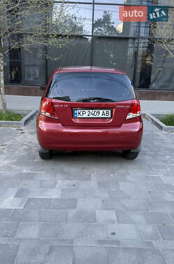 Хэтчбек Chevrolet Aveo 2005 в 