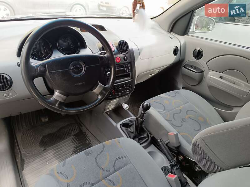 Седан Chevrolet Aveo 2004 в Львове