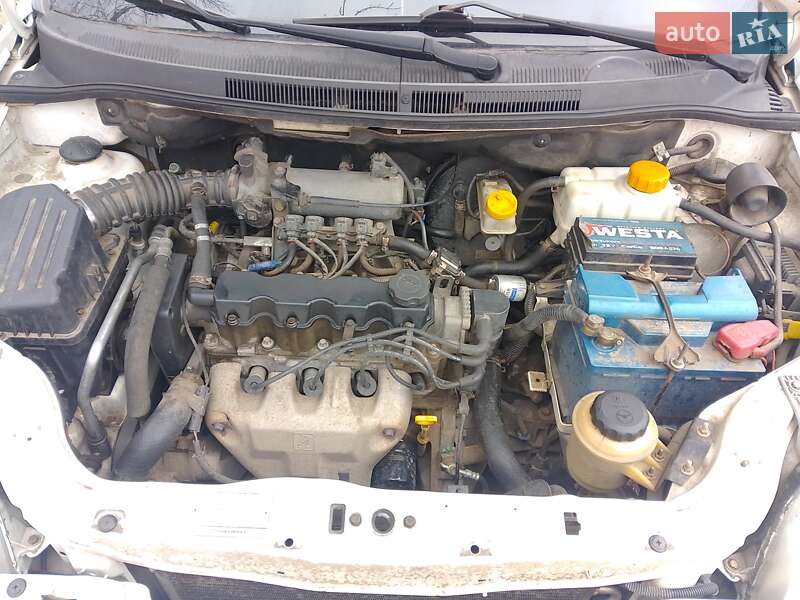 Седан Chevrolet Aveo 2010 в Полтаве