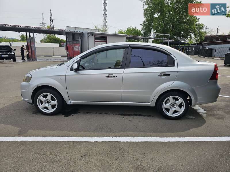 Седан Chevrolet Aveo 2007 в Києві