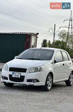 Хетчбек Chevrolet Aveo 2008 в 